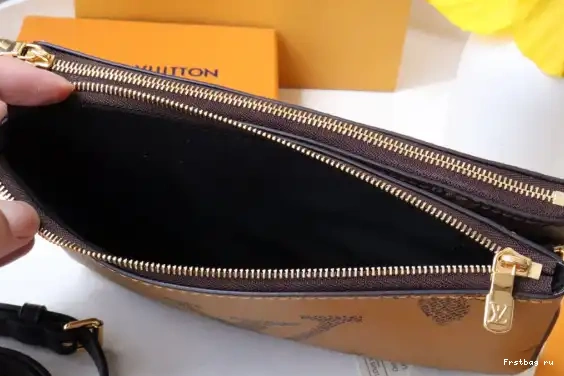 First bag ru VUITTON POCHETTE LOUIS ZIP DOUBLE 0622